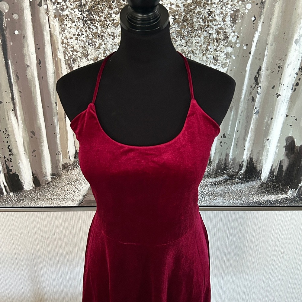NWT Halara Women's Burgundy Red Velvet Skater Mini Dress - Size Large - Picture 2 of 5